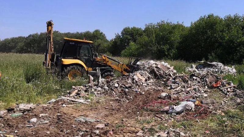 Сорок пять самосвалов мусора. Незаконную свалку ликвидировали в Подольске