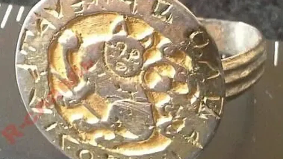 Фото: городская доска объявлений