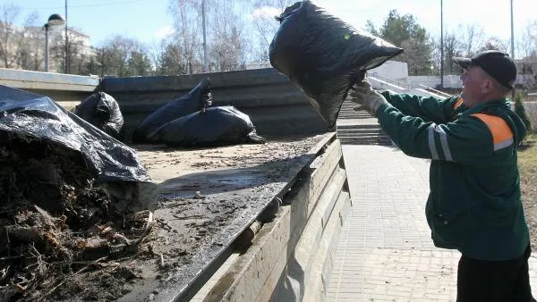 Тонну мусора собрали волонтеры в Реутове и Балашихе