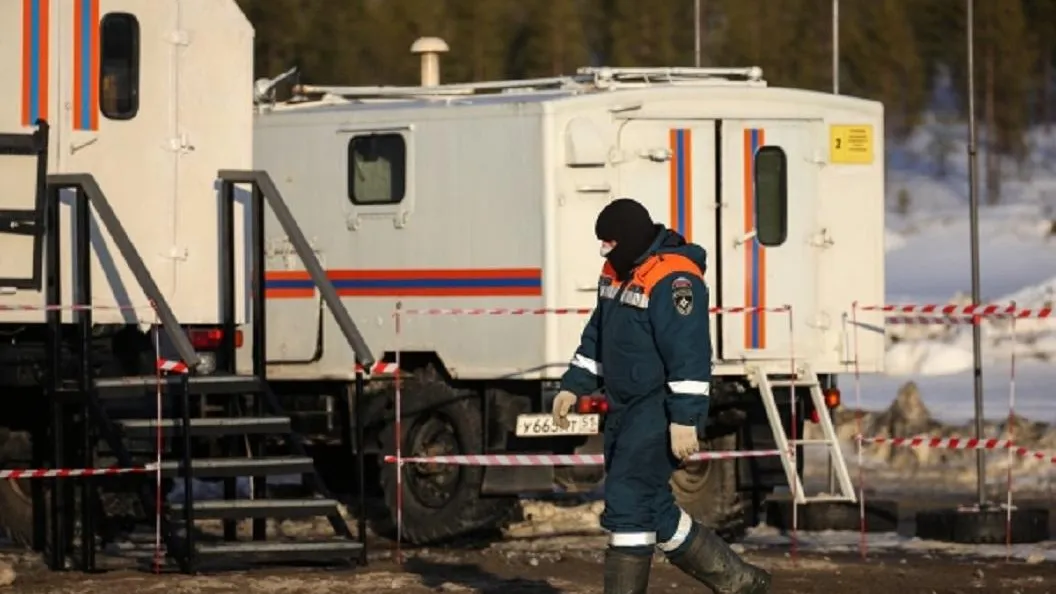 В Мурманской области ищут подростка, провалившегося под лед