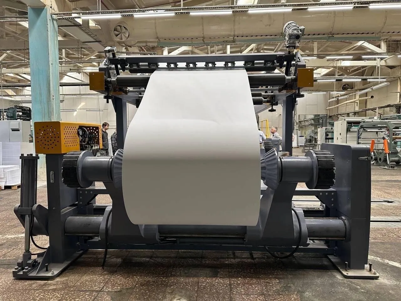 Фото: Новое оборудование на предприятии / пресс-служба АМГО