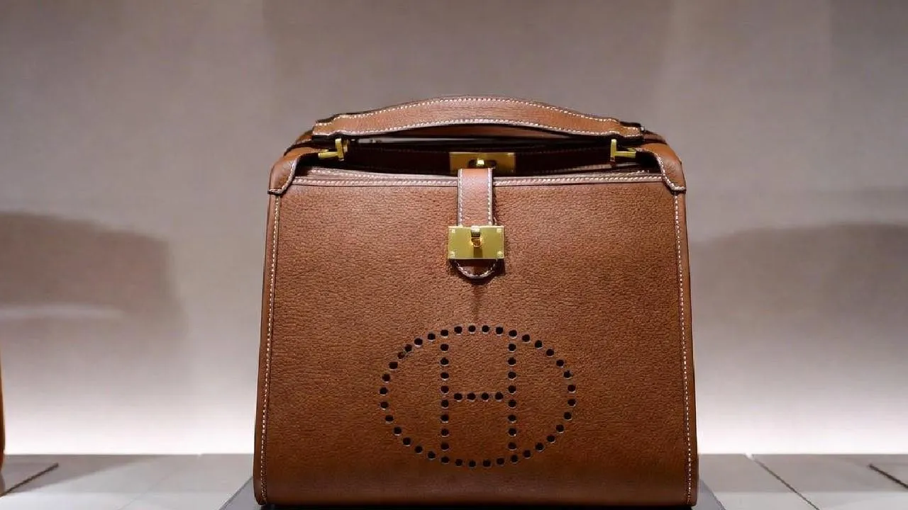 «36,5 млн за кожу аллигатора»: сумку по цене квартиры начали продавать в ЦУМе