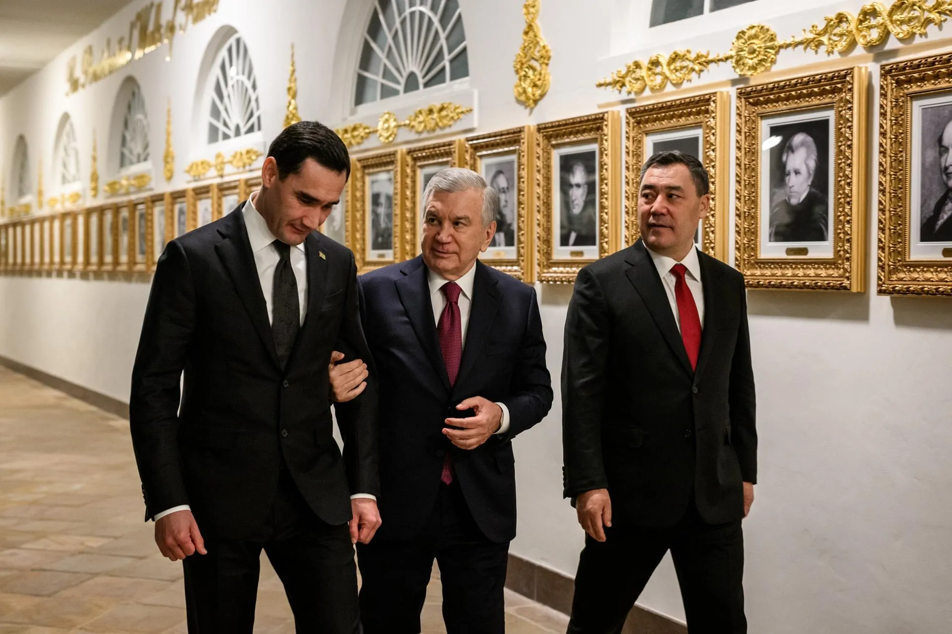 Президент США Дональд Трамп встретился в Белом доме с лидерами пяти стран региона — Казахстана, Киргизии, Таджикистана, Туркменистана и Узбекистана. Molly Riley/US White House