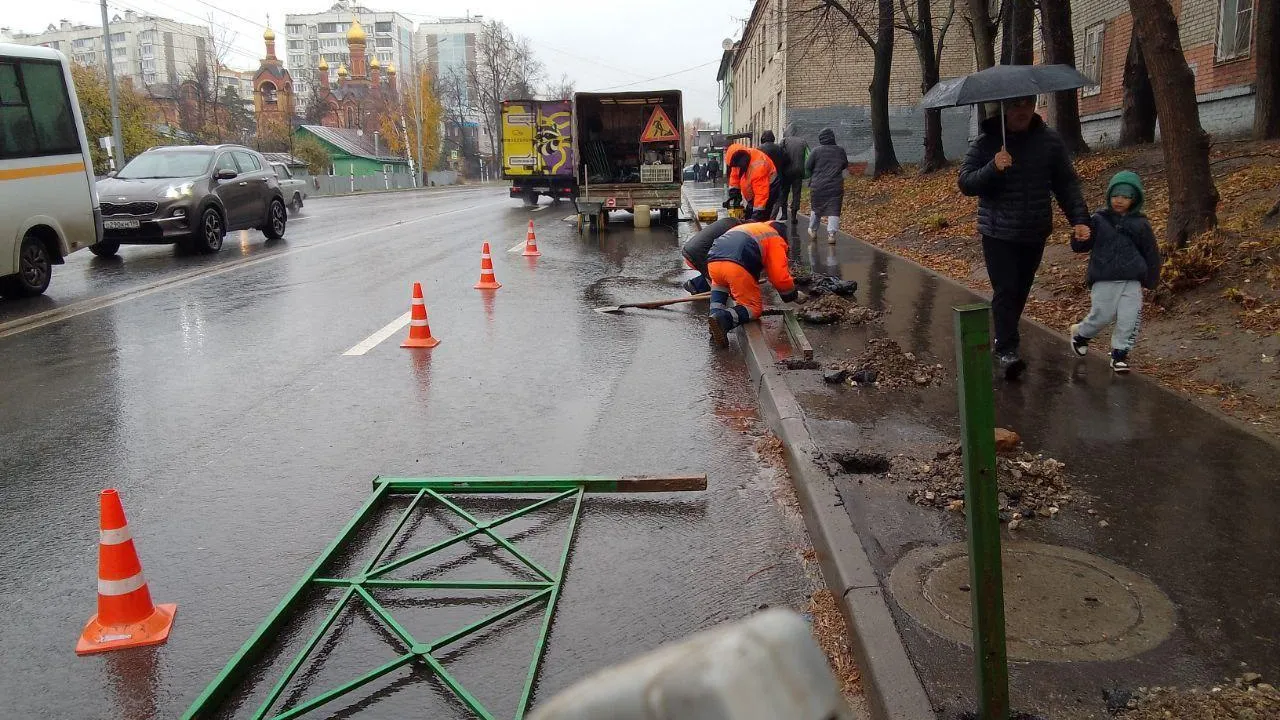 Общественные пространства и тротуары в Пушкино обработали от гололеда