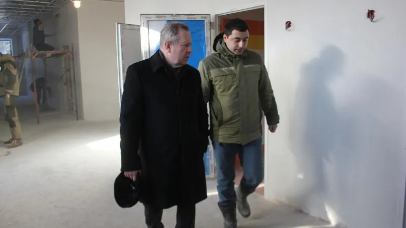 Юдин проинспектировал строительство двух школ в Чеховском районе