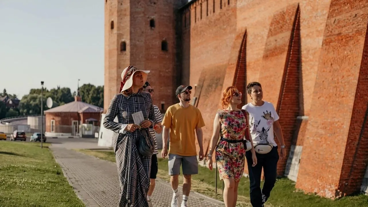 Двести экскурсоводов аттестовали в Подмосковье