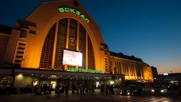 Центральный железнодорожный вокзал Киева эвакуировали из-за угрозы взрыва