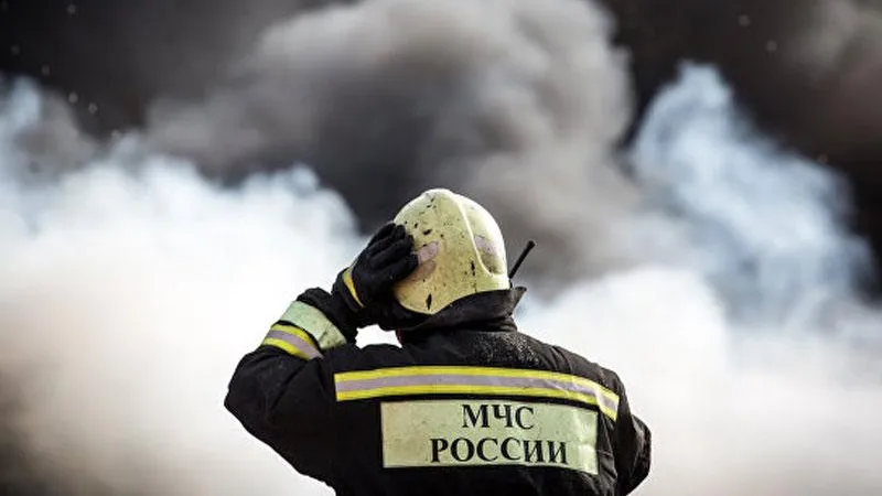 Мебельный склад горит в Истре