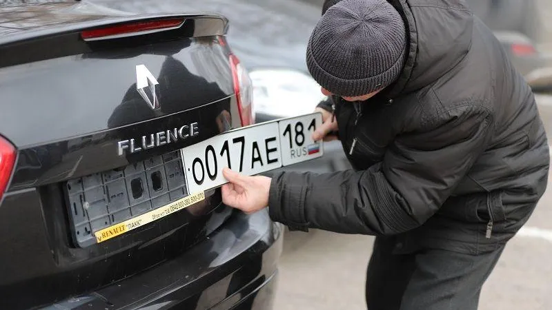 В МВД разъяснили, как жителям ЛНР поменять права на документы российского образца
