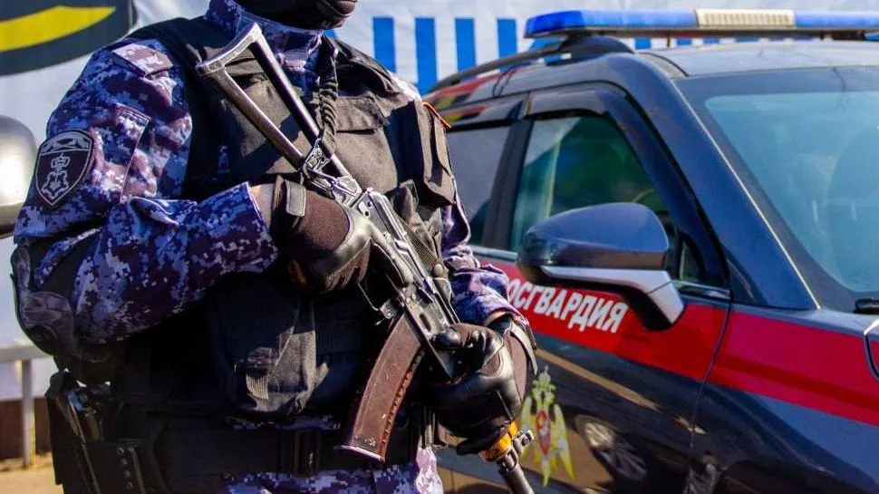 Фигура из авто: флешмоб росгвардейцев в Подмосковье попал на видео