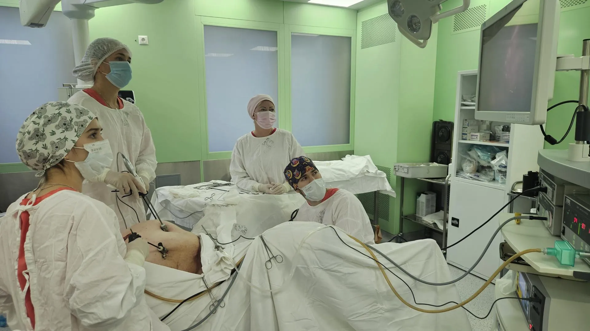 медосмотр девушек 