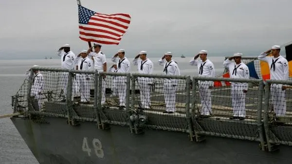 В Восточно-Китайском море едва не столкнулись военные корабли РФ и США