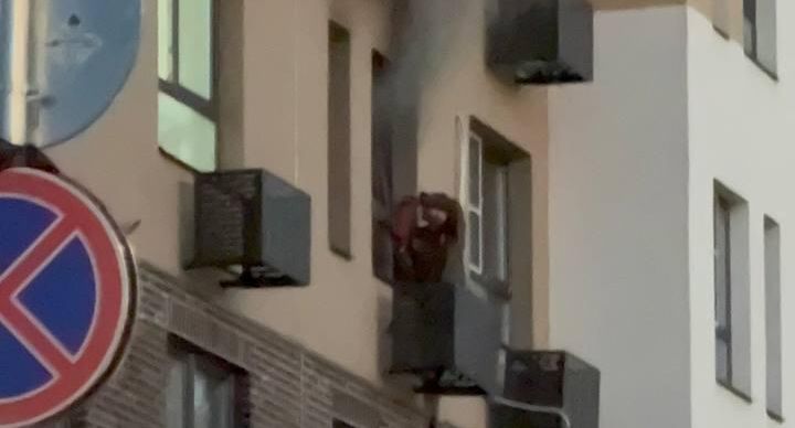 Пожар в многоэтажке в Люберцах помогли потушить сотрудники шашлычной