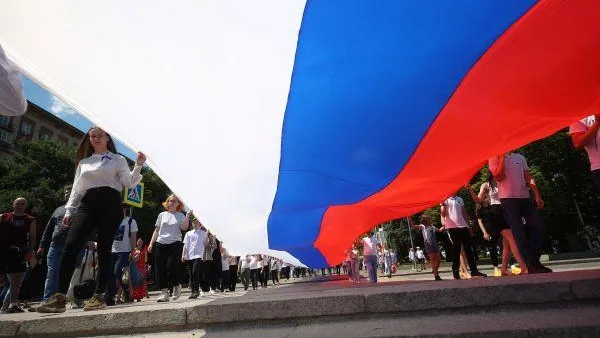 В Подмосковье отметили День Государственного флага концертами и игровыми программами