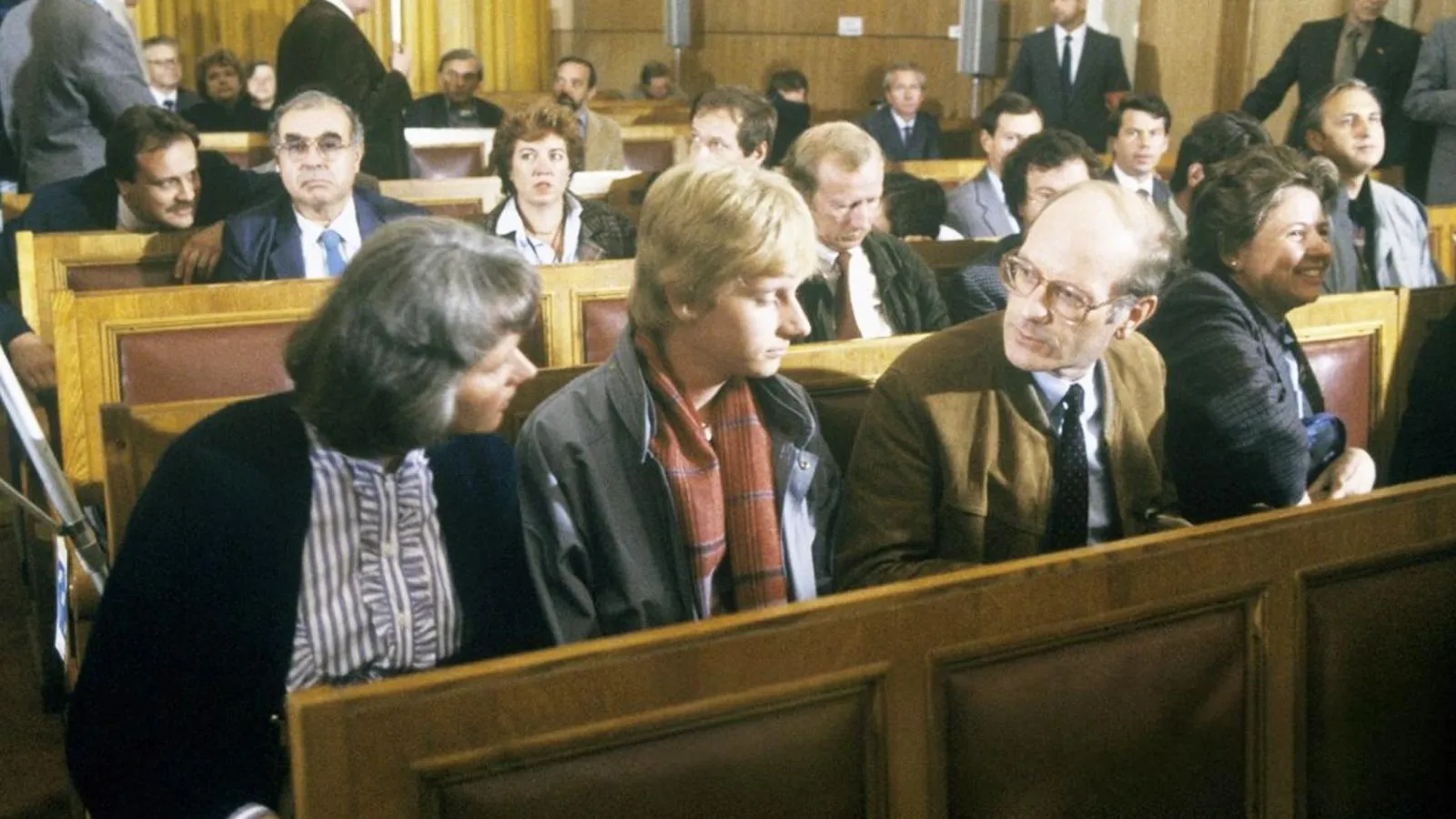 Родители и младший брат Руста во время суда в Москве, 1987 год. Юрий Абрамочкин
