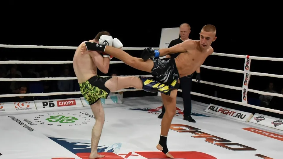 Бой Ивана Байкова (справа) и Фадея Борзикова (слева). Фото: пресс-служба администрации г.о. Подольск