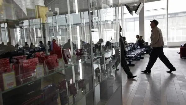 Более 45 рейсов отменили и задержали в столичных аэропортах