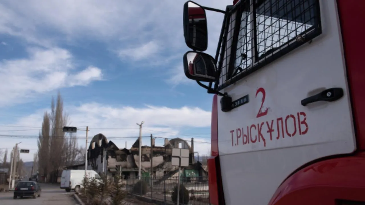 Количество погибших россиян при пожаре в хостеле Алма-Аты выросло до двух