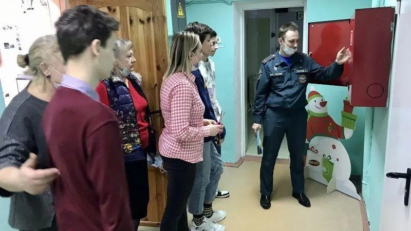 Сотрудники МЧС провели открытый урок в школе-интернате Красноармейска