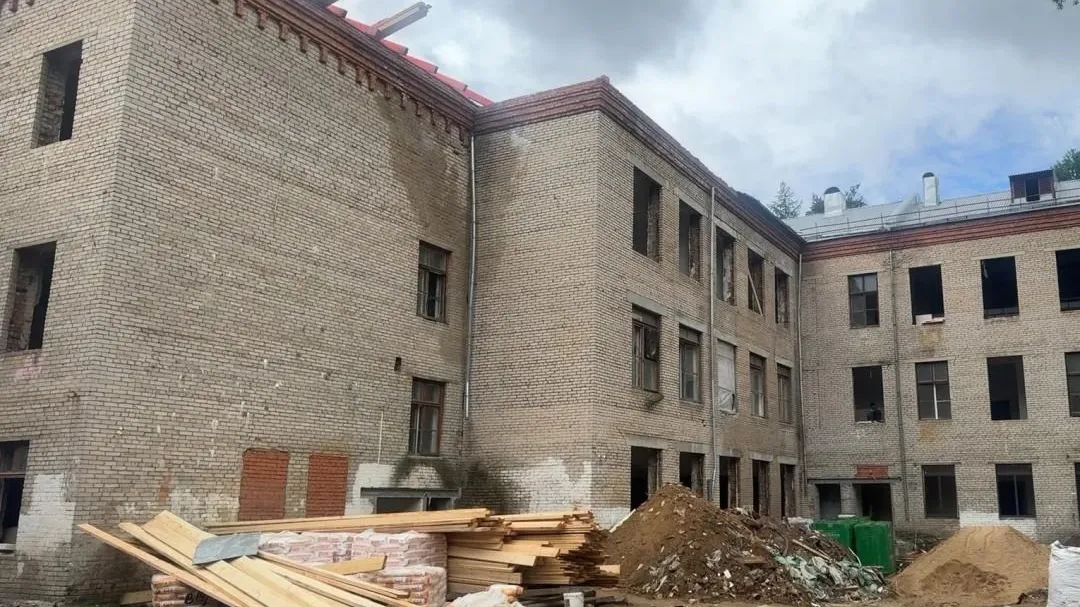 В Пушкинском наполовину завершили капремонт Образовательного комплекса