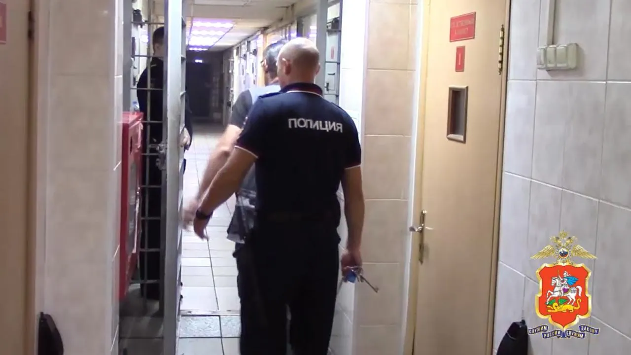 Мужчин, подозреваемых в краже на сумму более пяти миллионов рублей, задержали в Подольске