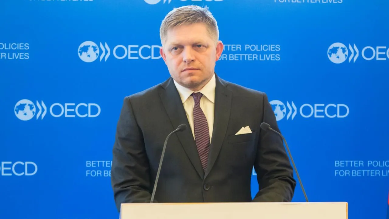 СМИ узнали о местонахождении премьера Словакии Фицо