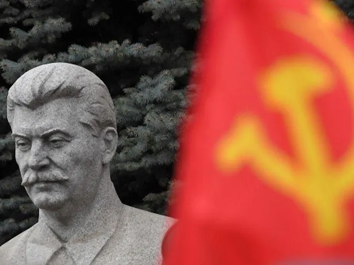 «У нас свобода слова»: историк и священник высказались о просьбе правнука Сталина