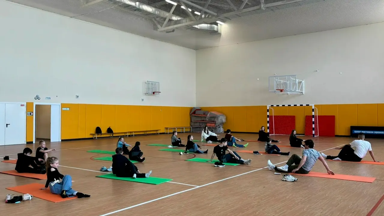 vk.com/МАОУ «Средняя школа №1 им. В. Н. Леонова»