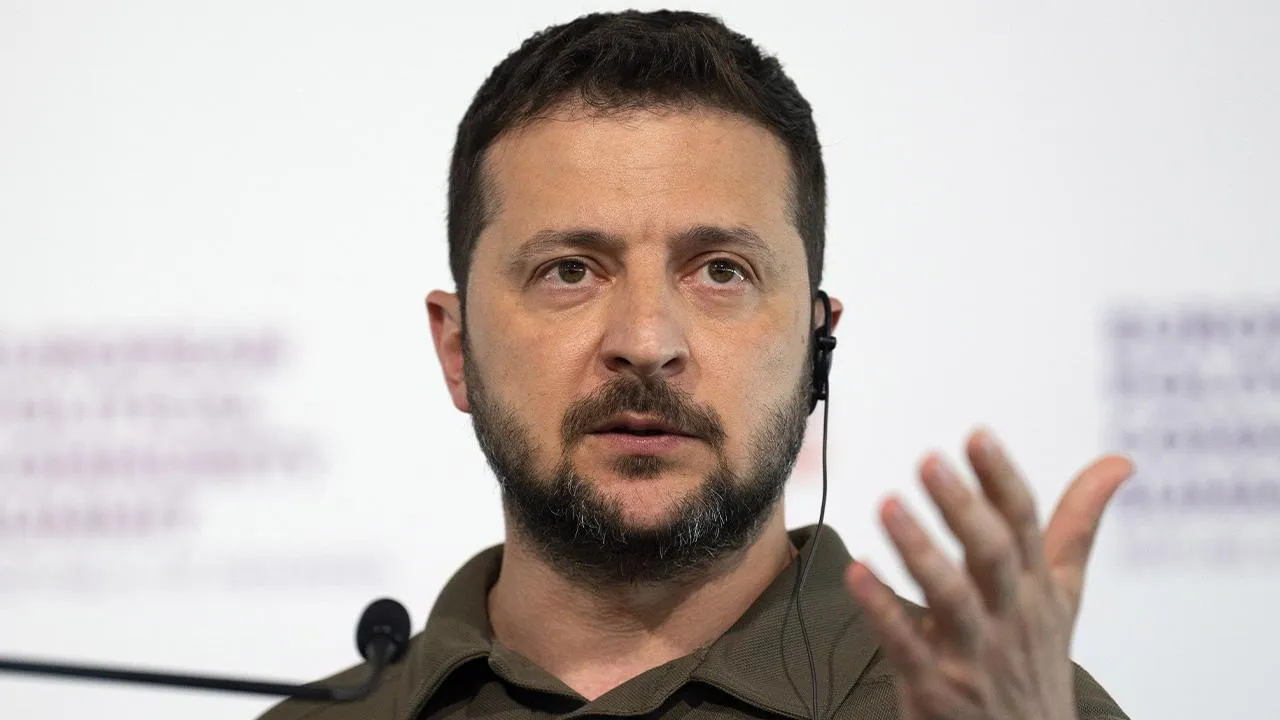 Клоун всегда грустный&raquo;: европейцы осудили Зеленского за очередную ложь и  обвинения в адрес России