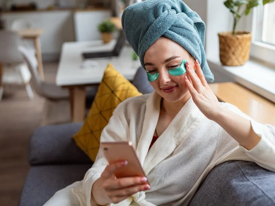 Премиум против выгоды: сколько готовы тратить на косметику бумеры и зумеры