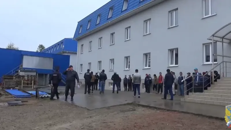 Нелегальных мигрантов выявили полицейские в ходе рейда в Солнечногорском районе