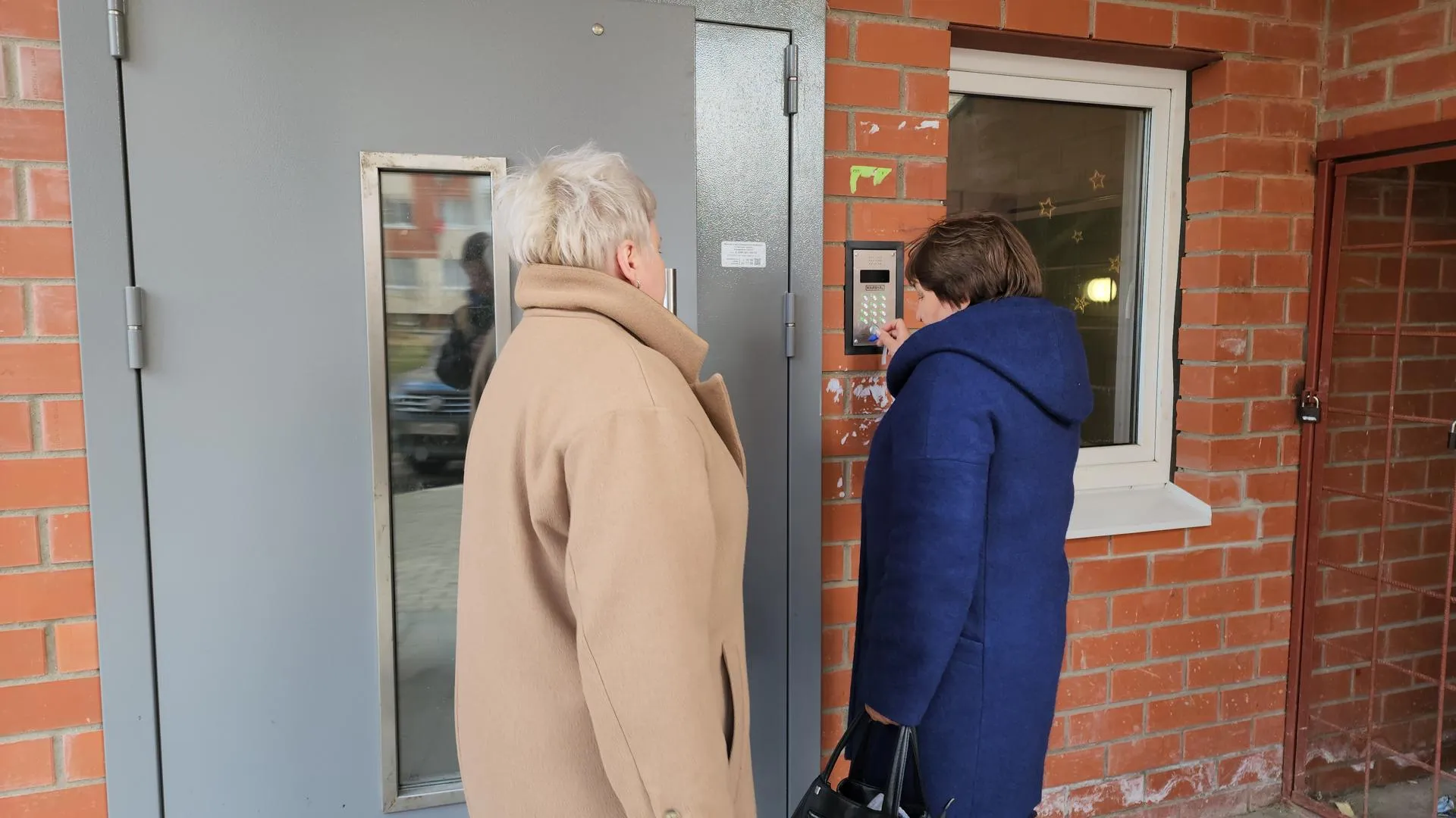 Семья из Ступина переехала в новую квартиру по программе переселения