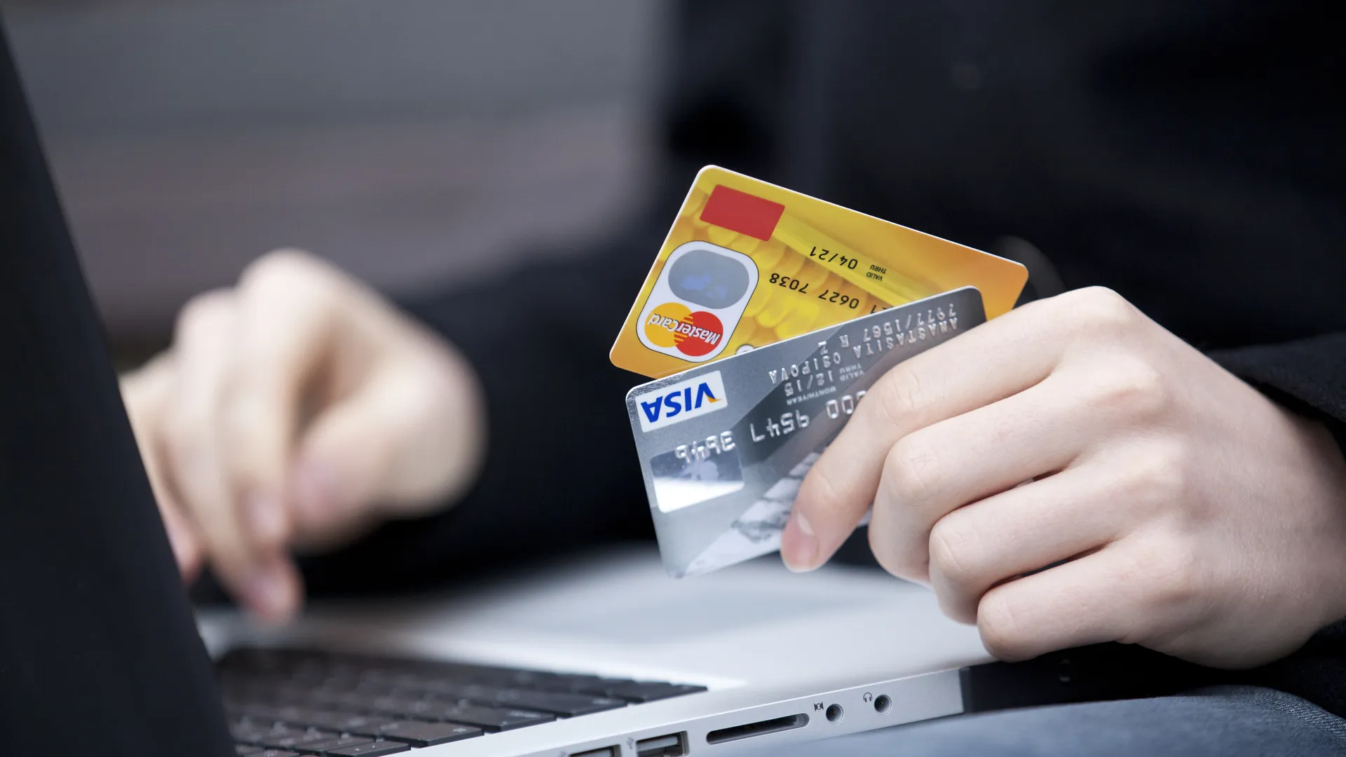 Эксперт предсказал Visa и Mastercard низкую популярность в России