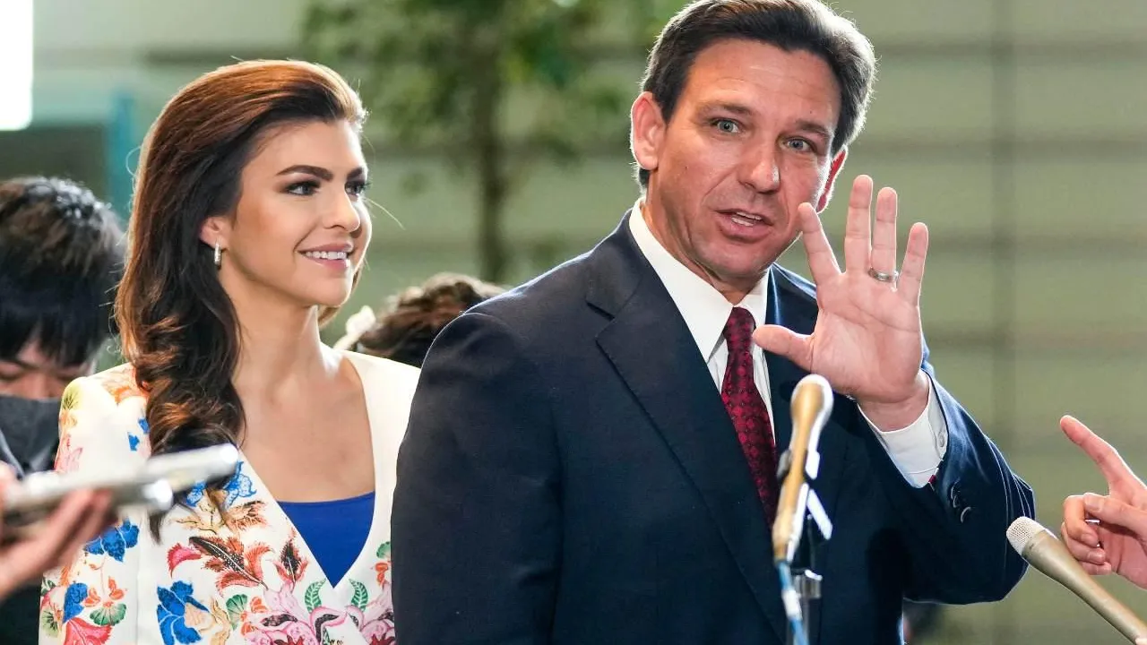 NBC: губернатор Флориды ДеСантис выдвинет свою кандидатуру в президенты США
