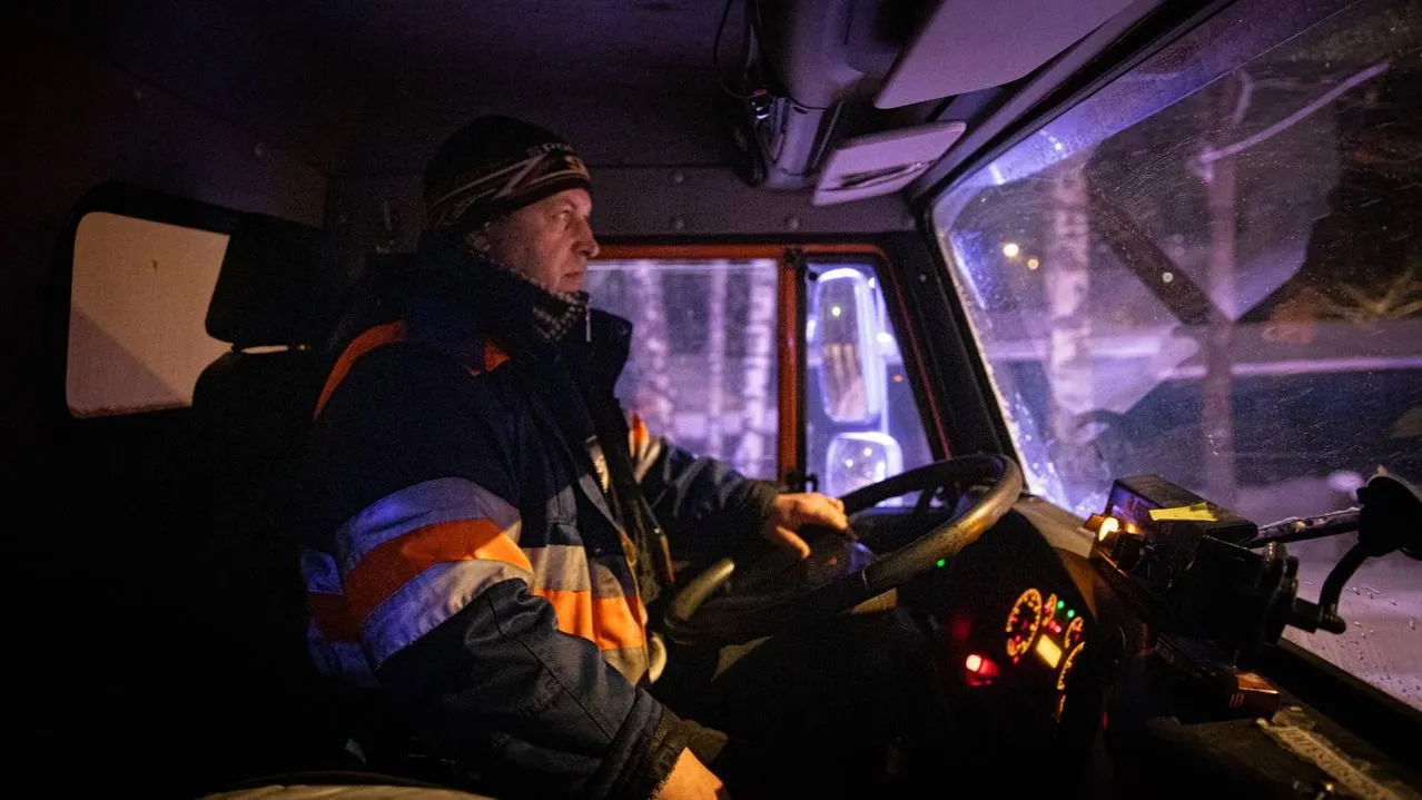 Противогололедную обработку почти 30 тысяч километров дорог Подмосковья провели за выходные