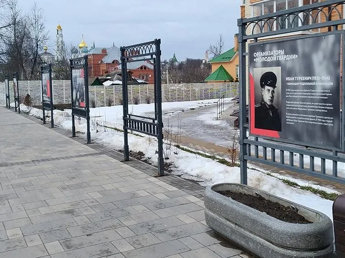 Вандалы уничтожили часть новой выставки, посвященной героям ВОВ, в Сергиевом Посаде