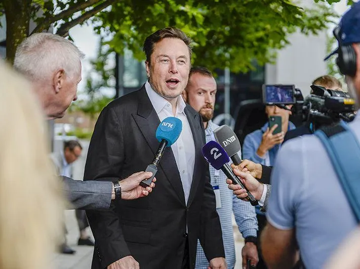 Политолог заявил, что жители США считают Илона Маска троллем