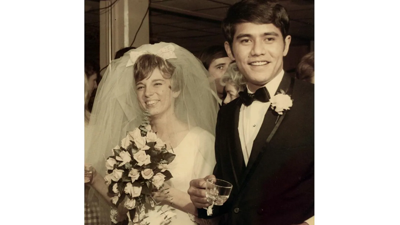 Кэрол и Майк Габбард 27 декабря 1968 года, Ист-Гранд-Рапидс, штат Мичиган. Фото из соцсетей Майка Габбарда