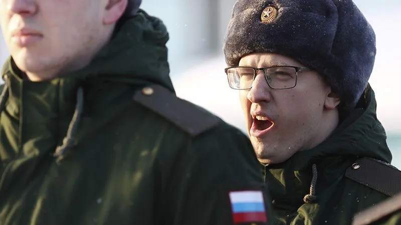 Юрист рассказала, как правильно получать повестку в военкомат