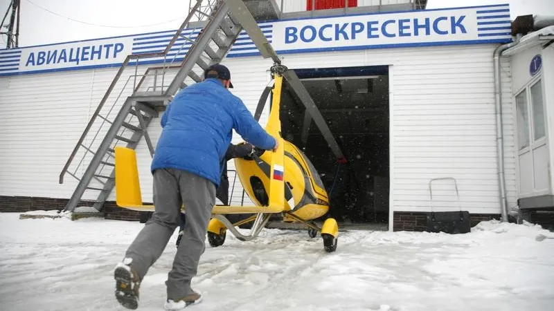 Чем в Подмосковье занимаются пилоты и работники аэродрома в нелетную погоду?