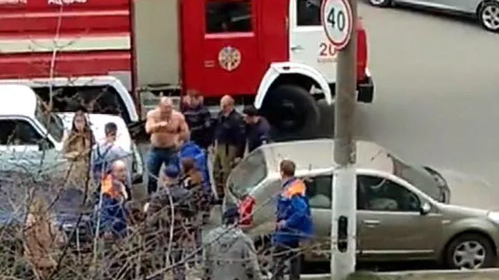 Отец накинулся на водителя, сбившего его ребенка в Балашихе