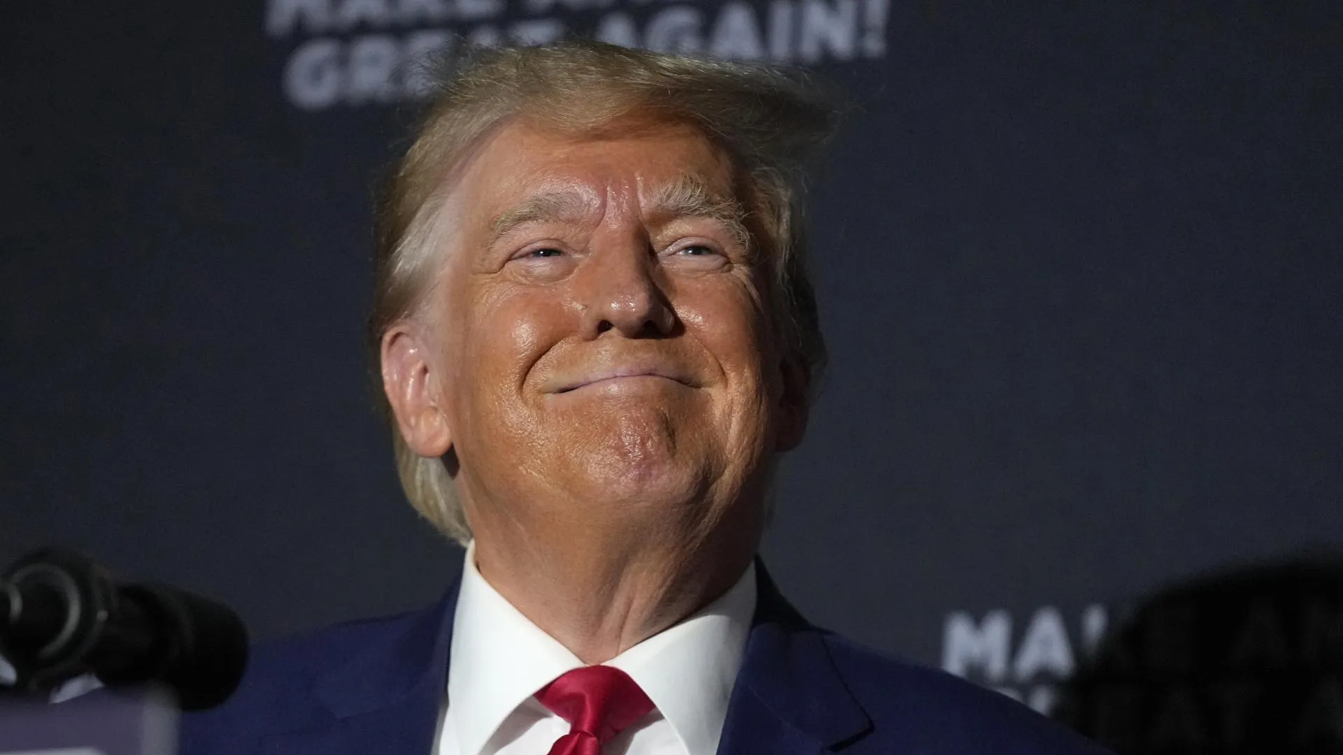 Дональд Трамп осудил передачу доступа к его Twitter-аккаунту прокуратуре