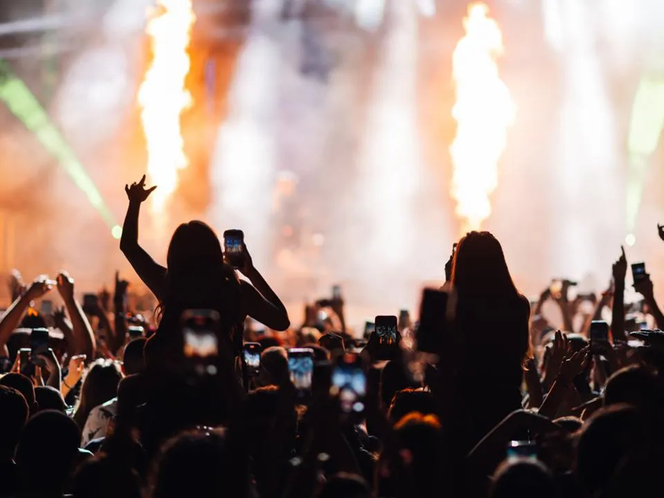 «Квантовый скачок»: почему российские артисты все чаще отказываются выступать за границей