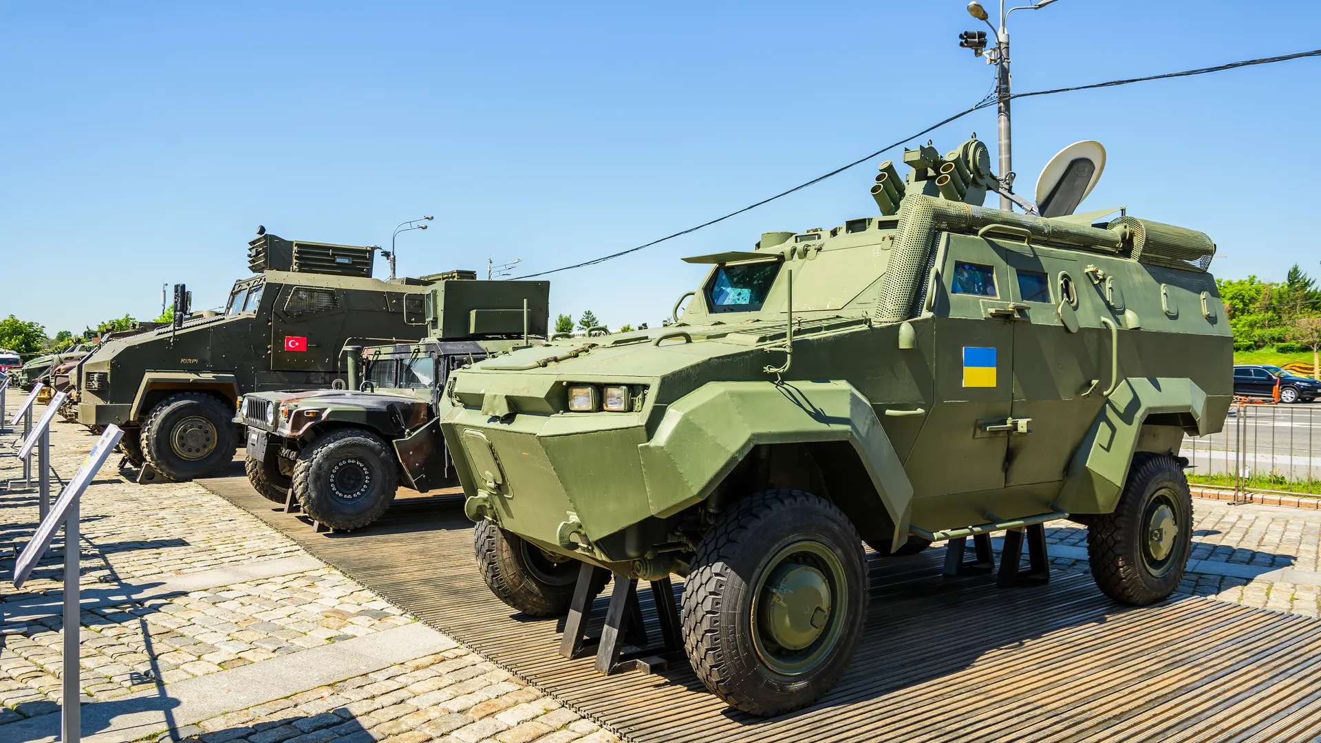 Зеленский сообщил о возобновлении военных поставок