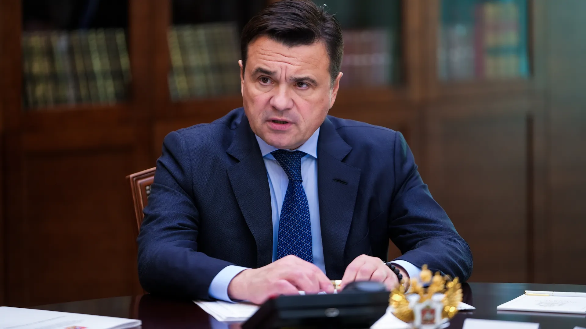 Андрей Воробьев обсудил на оперативном совещании подготовку к отопительному сезону и ограничения на работу мигрантов