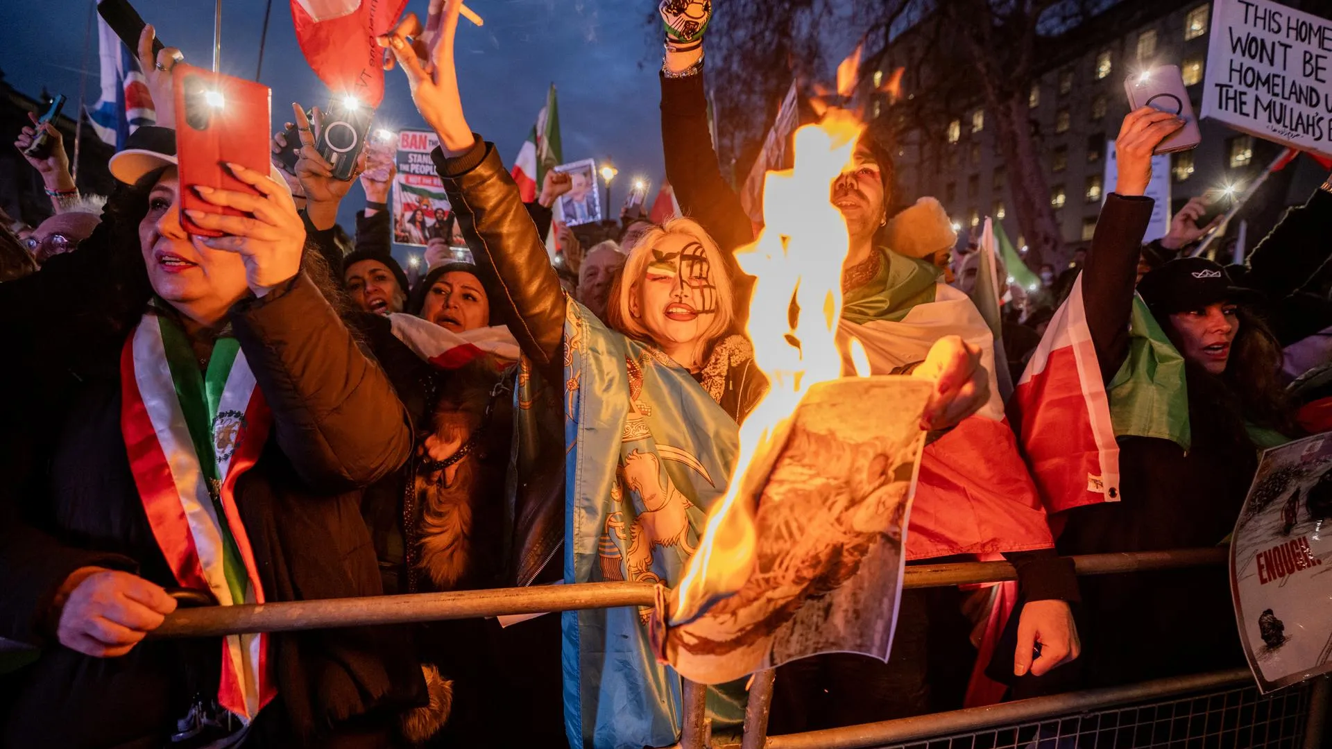 Lab Mo/Keystone Press Agency