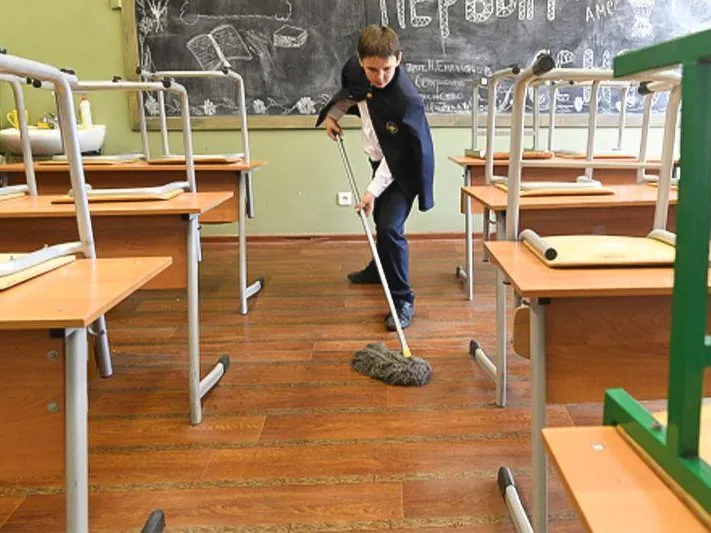 В Госдуме золотую молодежь хотят «спустить на землю» с помощью труда