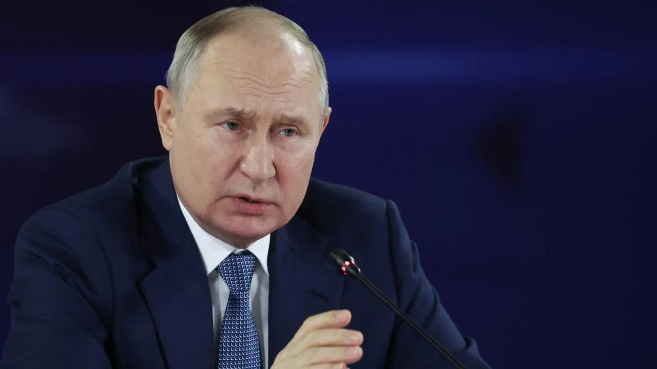 Путин подписал указ о штрафах за навязывание услуг