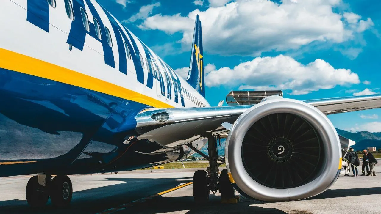 Ryanair назвала справедливым задержание Усика в аэропорту Кракова