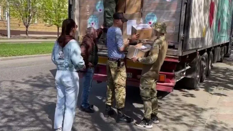 Порядка 1200 продуктовых наборов раздали жителям Мариуполя сегодня Волонтеры Подмосковья